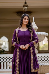 จอร์เจียสตาร์ชุดงานปักเลื่อมสำหรับผู้หญิงดีไซน์แบบบอลลีวู้ดจากผู้ผลิตแฟชั่น - Product Image 2