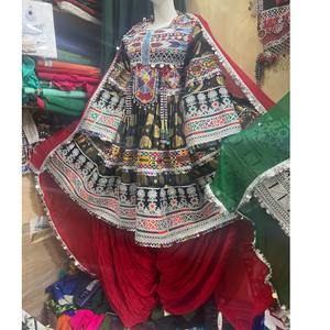 เดรสวินเทจของผู้หญิงคูจิแฟชั่นสีเขียวสไตล์วินเทจแฟชันปรับแต่งได้ตามสมัยนิยม2025 - Product Image 1