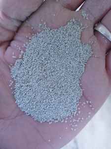 Copeaux de marbre rouge de qualité supérieure et liant acrylique pour plâtre mural, pierre naturelle et applications de construction - Product Image 4