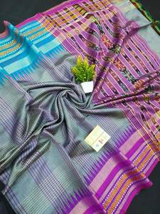 Hermoso Sari de seda pura Tussar con borde Ikkat - Product Image 4