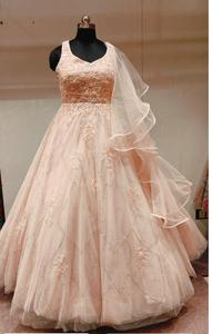 Robe en filet élégante avec broderie complexe parfaite pour les mariages, les soirées et les occasions formelles à vendre - Product Image 4