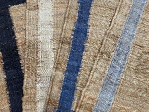 Tapis intérieur/extérieur en jute fait à la main personnalisable dans de nombreux motifs géométriques et tailles lavables pour le camping - Product Image 2