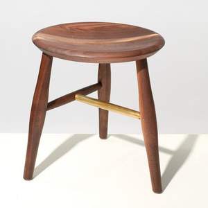 Le tabouret en bois rustique avec une finition dégradée ajoute du charme à la ferme dans les cuisines, les salles à manger, les patios et les espaces extérieurs - Product Image 3