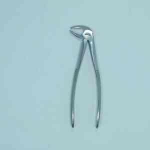 Pince d'extraction dentaire en acier inoxydable de haute précision Instruments chirurgicaux pour enlever les dents manuelles pour les cliniques et les hôpitaux - Product Image 1