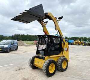 Minicargadora CAT 216B3 Nueva Sin Usar con Sistema Hidráulico Adicional y Ruedas, con Cucharón - Product Image 2