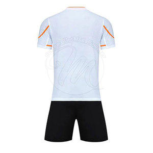 Uniforme de football respirant et léger à manches courtes, de haute qualité, 100% polyester, fabriqué au Pakistan - Product Image 2