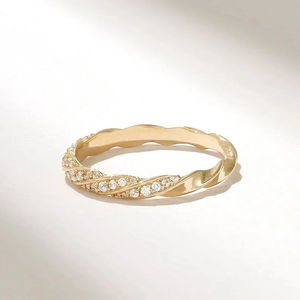 Anillo de Boda de Diamante Moissanita de Media Eternidad Trenzado en Oro de 14K de Diseño Moderno para Mujer, Joyería de Uso Diario a Precio de Mayoreo - Product Image 2