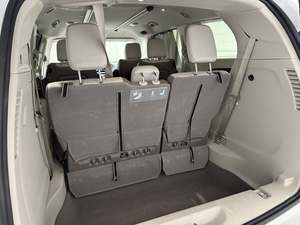 Increíble Chrysler Voyager LXi FWD 2020 Usada en Perfectas Condiciones, con Poco Kilometraje, en Existencia, Oferta Increíble - Product Image 2