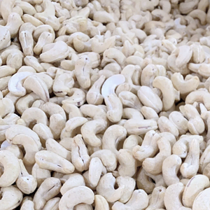 Trusted Factory Cashew <b>Nuts</b> Bulk Cashew <b>Nuts</b> W320 Cashew <b>Nuts</b> Customized Packing - Product Image 1