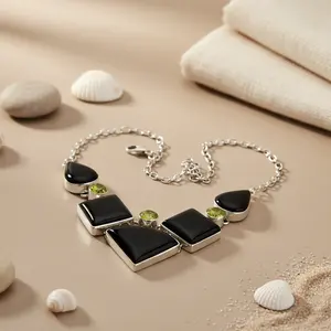 Collier en argent 925 plaqué or 18 carats, style vintage, onyx péridot, motif croix classique, déclaration de style pour les femmes, fiançailles, mariage - Product Image 1