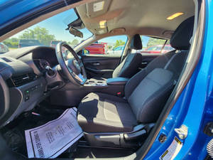 Nissan Sentra-SV 4 portes berline, modèle standard 2023 - Product Image 3