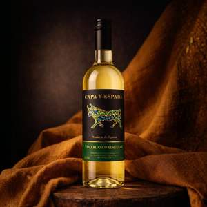 Capa y Espada - Vino Blanco Semidulce Airen Macabeo 11% ABV Vino Blanco Español 750ml - Product Image 2