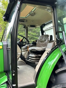 Comprar Tractor de ruedas John Deer 5090M, opción usada de la mejor calidad, núcleo de potencia nominal de 90HP de Canadá, incluido el rodamiento disponible para la venta - Product Image 2