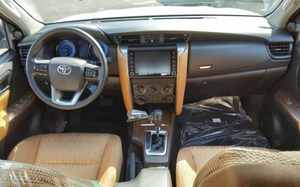 TOYOTA FORTUNER PREMIUM 2.7L ESSENCE AUTOMATIQUE DE QUALITÉ SUPÉRIEURE OU D'OCCASION - Product Image 2