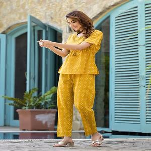 Conjunto de Pantalones Cortos Casuales Vintage de Dos Piezas con Estampado Personalizado para Mujer, Pantalones de Cintura Elástica con Manga Tres Cuartos, 100% Algodón, Verano - Product Image 1