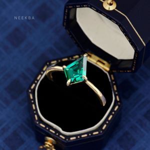 8*11mm corte de cometa Esmeralda cultivada en laboratorio 10K anillo de oro sólido forma de cometa anillo nupcial forma de cometa anillo solitario de la India - Product Image 5