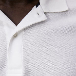 Vêtements de golf anti-froissement, brodés, imprimés, design personnalisé, poche, blanc uni, noir, coton, coupe ajustée, t-shirts de golf pour hommes - Product Image 4