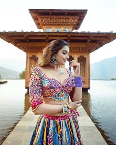 Diseñador de lujo Navratri Muselina especial Algodón Impreso digital y trabajo de espejo real Lehenga Choli Gota Patti Lace Border Dupatta - Product Image 1