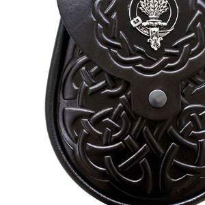 Sporrans traditionnels écossais en cuir avec motif en relief, personnalisables, confortables et durables, motif tartan, prix bas - Product Image 4