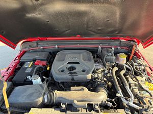 Wrangler Unlimited Sahara 4xe 2021 ~18,200 millas, híbrido enchufable de 375 hp, 4x4, suspensión elevada Mopar - Product Image 6