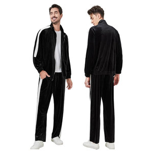 Vente en gros de survêtements 2 en 1 pour hommes Ensemble de jogging Ensemble à capuche Survêtement personnalisé en polyester/coton respirant à séchage rapide - Product Image 4
