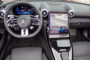 Mercedes-Benz SL 63 AMG 4MATIC Convertible 2025 Usado con Asientos de Cuero Calefactables, Navegación, Volante a la Izquierda, R20 Oscuro - Product Image 4