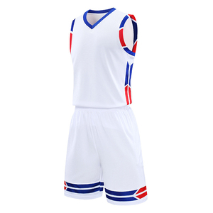 Ensemble d'uniformes de basket-ball personnalisés pour les jeunes Maillot et short d'entraînement à séchage rapide Vêtements de sport d'équipe pour clubs Vêtements de basket-ball - Product Image 5