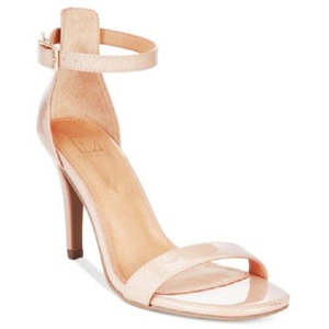 Sandali beige a due pezzi Blaire da donna Material Girl, taglia 8.5 W, vestito di tendenza alla moda - Product Image 1