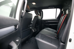 Como nuevo, precio asequible, 2026 Platinum White Pearl TY-Hilux Doble Cabina GR Sport 4.0L 4x4 4WD Camioneta Lista para enviar - Product Image 4