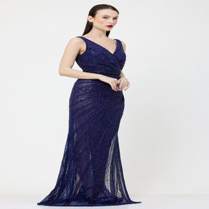 ชุดราตรีผู้หญิงดีไซน์หรูหรา ประดับด้วยงานปักมือและดีเทลประณีต คอรูปหัวใจ เหมาะสำหรับงานพิธีการและงานกาล่า - Product Image 2