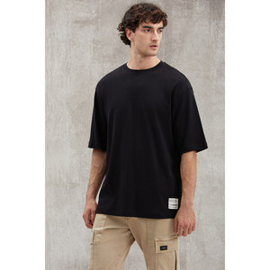 GRIMELANGE เสื้อยืดโอเวอร์ไซส์ผ้าฝ้ายออร์แกนิก 100% สำหรับผู้ชาย ผ้าเนื้อหนา พร้อมรายละเอียดป้ายปักพิเศษ - Product Image 3