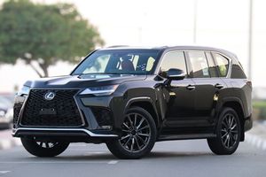 Lexus LX600 F Sport 3.5L 2024 - Product Image 2