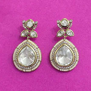 High Quality Fashion Kundan Moti Dangle Earrings Wholesale with Carat Plating - Product Image 1