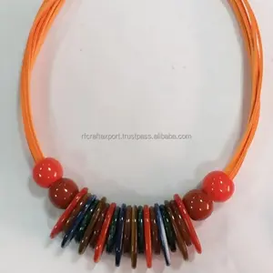 Collana in resina di alta qualità fatta a mano collana decorativa Multi colore perline in resina alta lucidata da artigianato RF