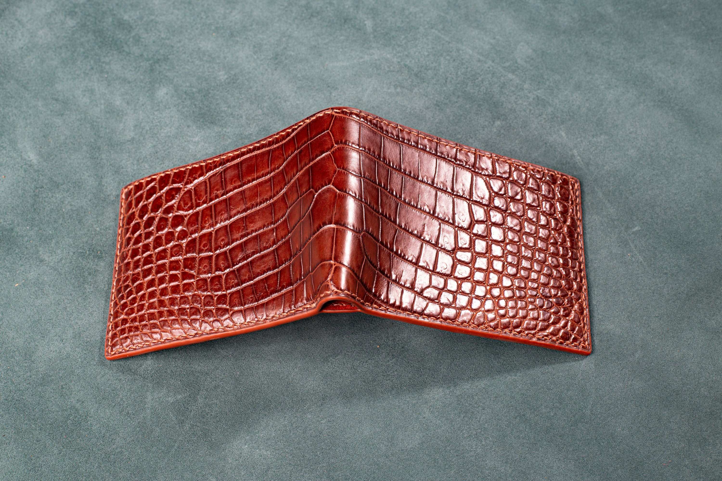 สีน้ำตาลแดง