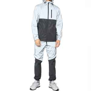 Caractéristiques techniques du survêtement coupe-vent pour hommes Vêtements d'entraînement coupe-vent unis en nylon personnalisés Survêtement surdimensionné léger pour hommes - Product Image 6