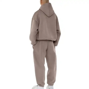 Conjunto Deportivo Personalizado 100% Algodón, Chaqueta Bordada con Cierre y Pantalones Deportivos, Ropa Deportiva de Invierno para Hombre - Product Image 3