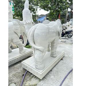 Statue d'éléphant moderne et durable sculptée à la main Statue d'animal d'extérieur avec surface polie Garantie d'un an Décorations personnalisables - Product Image 4