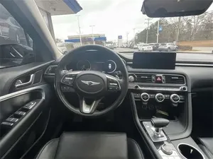 Genesis G70 2.0T Usado del 2023 - Product Image 2
