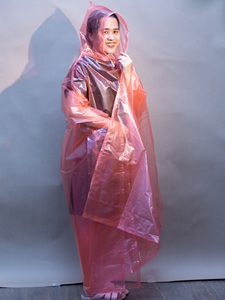 เสื้อกันฝนชั่วคราวแบบใช้แล้วทิ้งพลาสติกสีสันสดใสผลิตจากเวียดนาม - Product Image 5