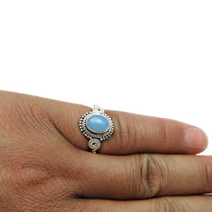 Bague élégante unisexe en argent sterling 925 massif avec pierre précieuse en calcédoine taille ovale, bijoux bohèmes faits à la main à prix raisonnable - Product Image 3