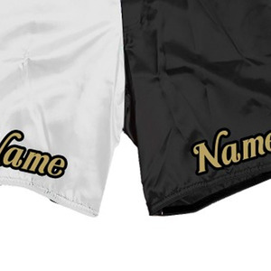 Pantalones Cortos de MMA para Hombre en Satén Blanco y Negro con Logotipo Frontal Bordado, Nombre en el Dobladillo Inferior, Cintura Media, Cierre con Cordón, Transpirables y Casuales - Product Image 6