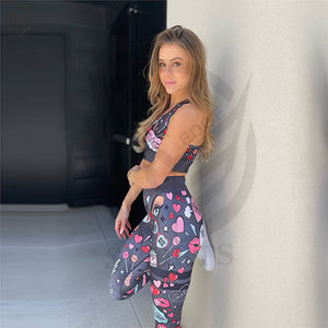 กางเกงโยคะลายโลโก้แบบกำหนดเอง กางเกงออกกำลังกายลายหินอ่อน กางเกงรัดรูปสำหรับออกกำลังกาย กางเกงฟิตเนสทรงสครันช์บัตต์สำหรับผู้หญิง - Product Image 4