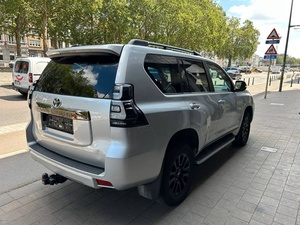 สีเงิน สำหรับรถยนต์ Prado 3.5L TX-L ปี 2018 ดีเซล ออฟโรด SUV พวงมาลัยซ้าย 5 ที่นั่ง เบาะหนังสีเข้ม ล้อแม็ก R18 ยูโร 6 - Product Image 3