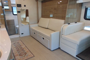 LISTO PARA ENVIAR - USADO, VOLANTE A LA IZQUIERDA/DERECHA, 2023 J A Y C O MELBOURNEESE PRESTIGEEES 24RP - Product Image 5