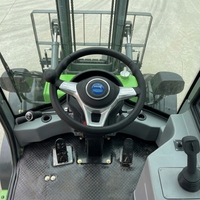 3t 4t 5 Tonnen Geländestapler 4x4 4WD Gabelstapler mit Breitbau und Geländereifen für Alle Raumentypen mit Geschlossener Kabine