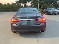 Lexus ES 350 2022, berline 4 portes, conduite à gauche, sièges en cuir, toit ouvrant, siège conducteur électrique, jantes en alliage, caméra de recul