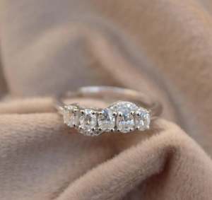 Anillo de compromiso de moissanita de 0,85 quilates más popular en plata de ley 925, regalo de boda, anillo de banda de moissanita para niñas - Product Image 4