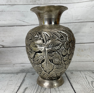 Florero de Aluminio con Diseño Moderno y Relieve, con Acabado Plateado, para Decoración del Hogar y Arreglos Florales - Product Image 2