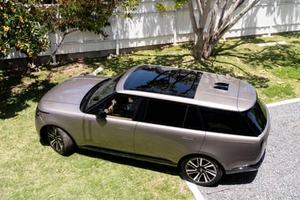 RANGE ROVER P530 SE LWB 2023 MÁS VENDIDO, V8 BITURBO, TRACCIÓN EN LAS CUATRO RUEDAS, PAQUETE DE TECNOLOGÍA, SIN MODIFICACIONES - Product Image 3